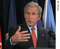 AP_US_Bush_Iraq_Pentagon_10may07_210.jpg